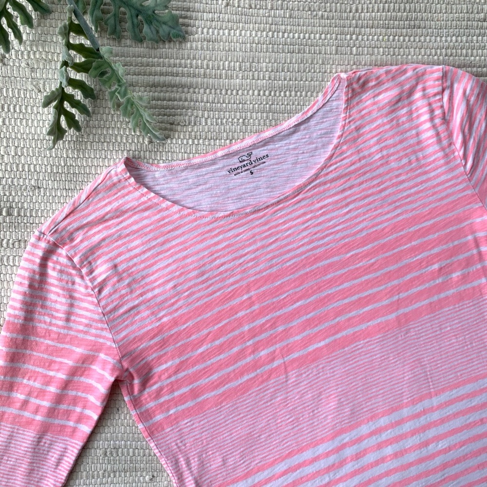NWOT Vineyard Vines pink stripped 3/4 sleeve A-007